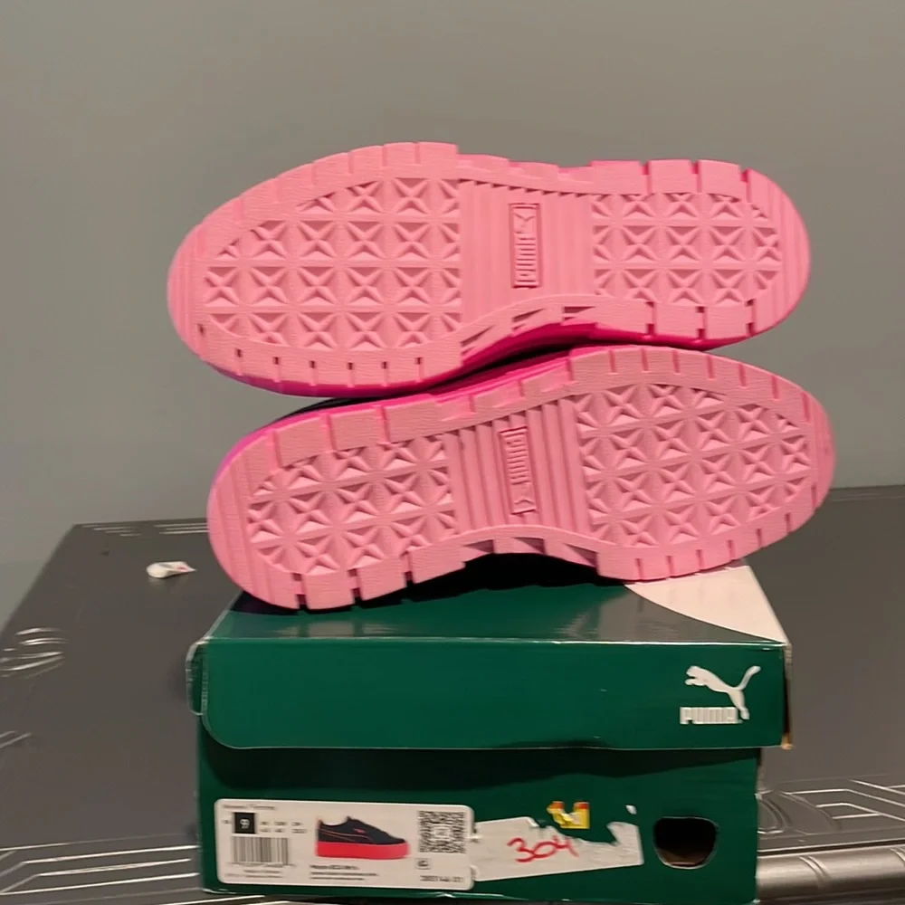 Puma Women's Black and Pink Platform Sneakers - Picture 5 of 6